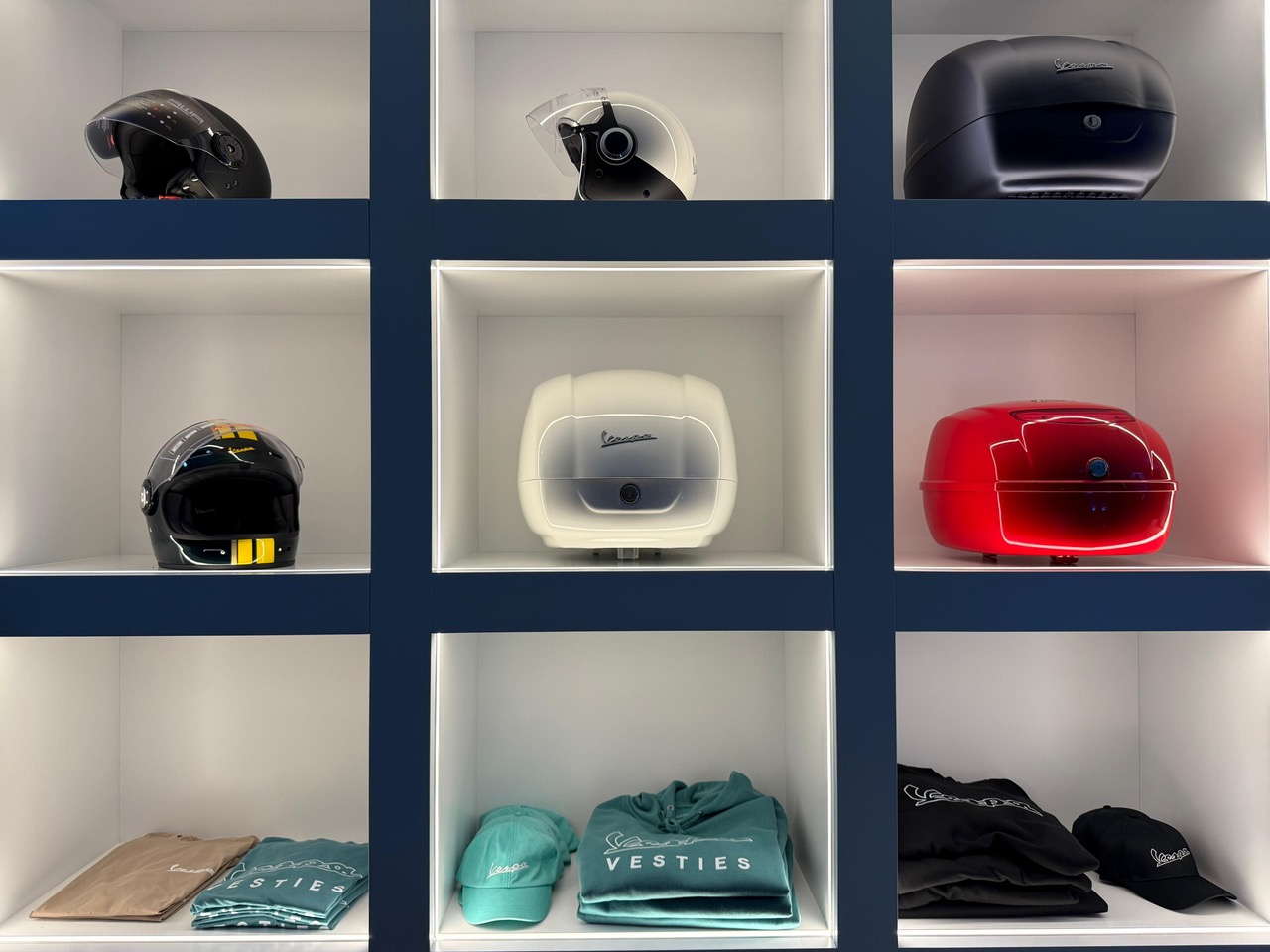Grupo Cofiño inaugura nueva Vespa Store en Costa Rica